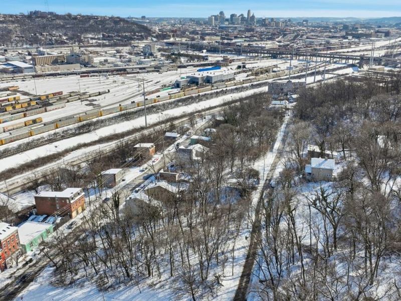 2572 Liddell Street, Cincinnati, OH 45225 Photo 2