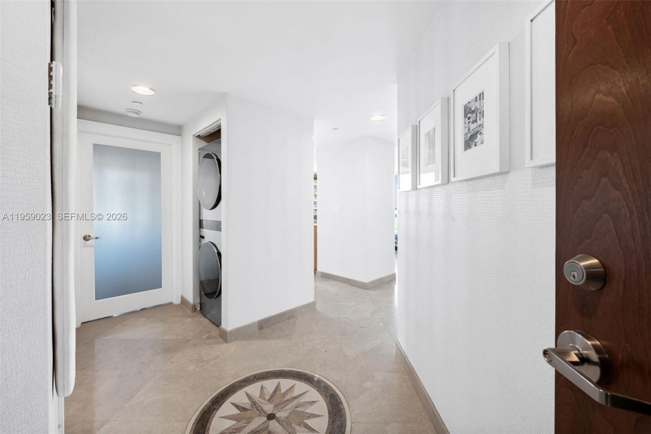 6365 Collins Ave, Unit 1008, Miami Beach, FL 33141 Photo