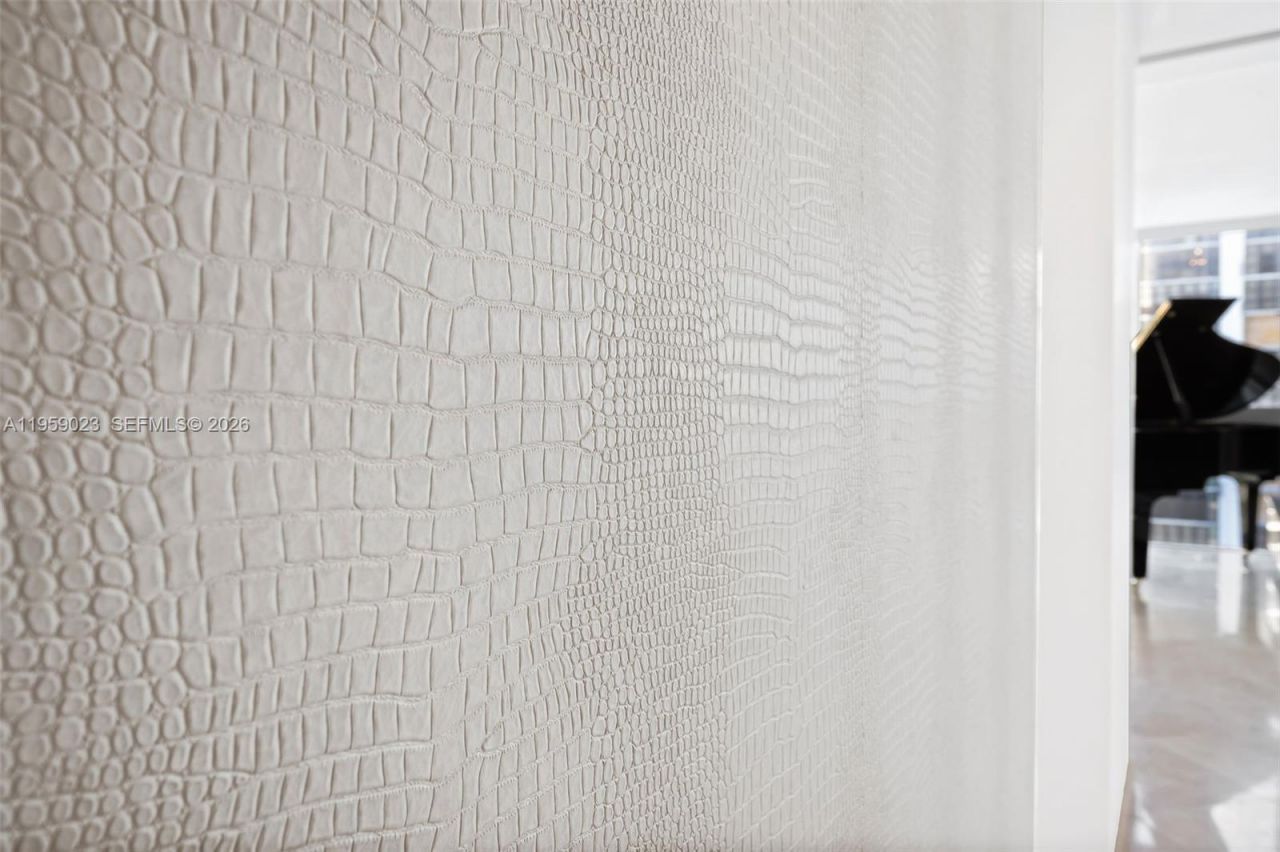 6365 Collins Ave, Unit 1008, Miami Beach, FL 33141 Photo