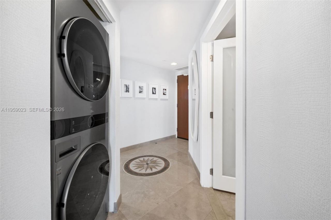 6365 Collins Ave, Unit 1008, Miami Beach, FL 33141 Photo