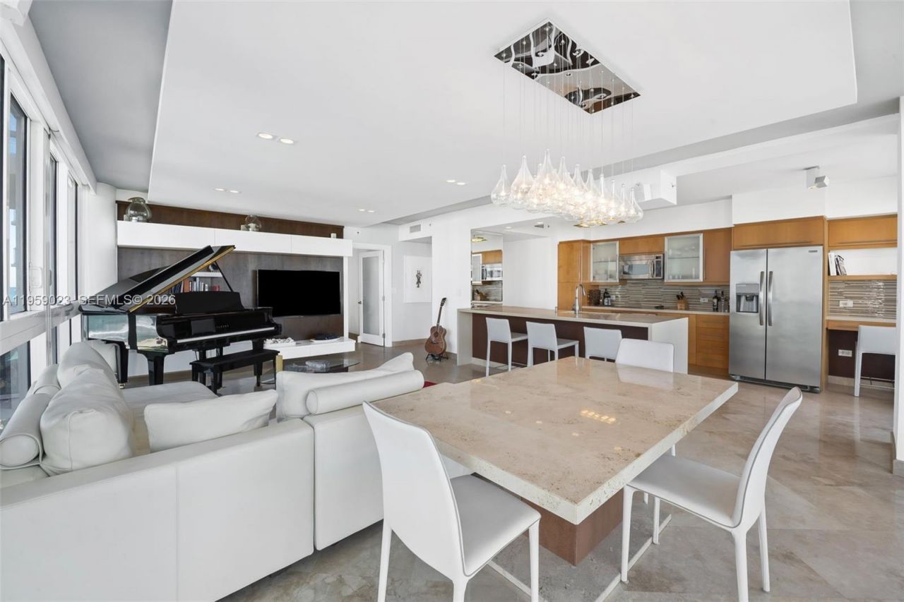 6365 Collins Ave, Unit 1008, Miami Beach, FL 33141 Photo