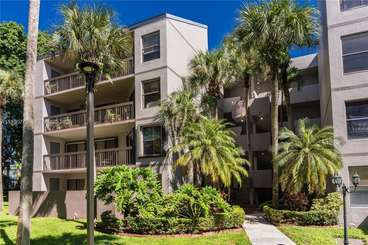 8810 SW 132nd Pl, Unit 404DN, Miami, FL 33186 Photo