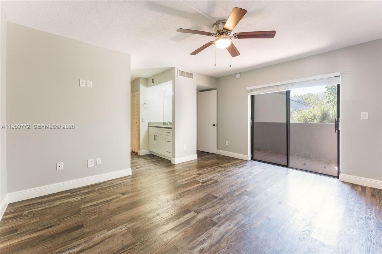 8810 SW 132nd Pl, Unit 404DN, Miami, FL 33186 Photo