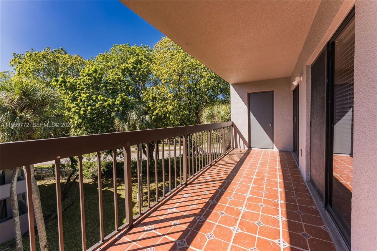 8810 SW 132nd Pl, Unit 404DN, Miami, FL 33186 Photo