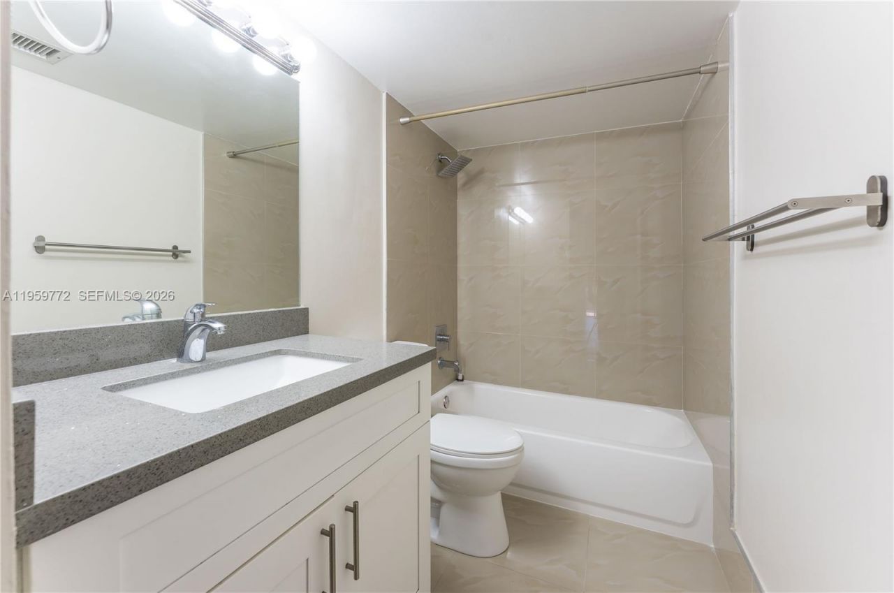 8810 SW 132nd Pl, Unit 404DN, Miami, FL 33186 Photo