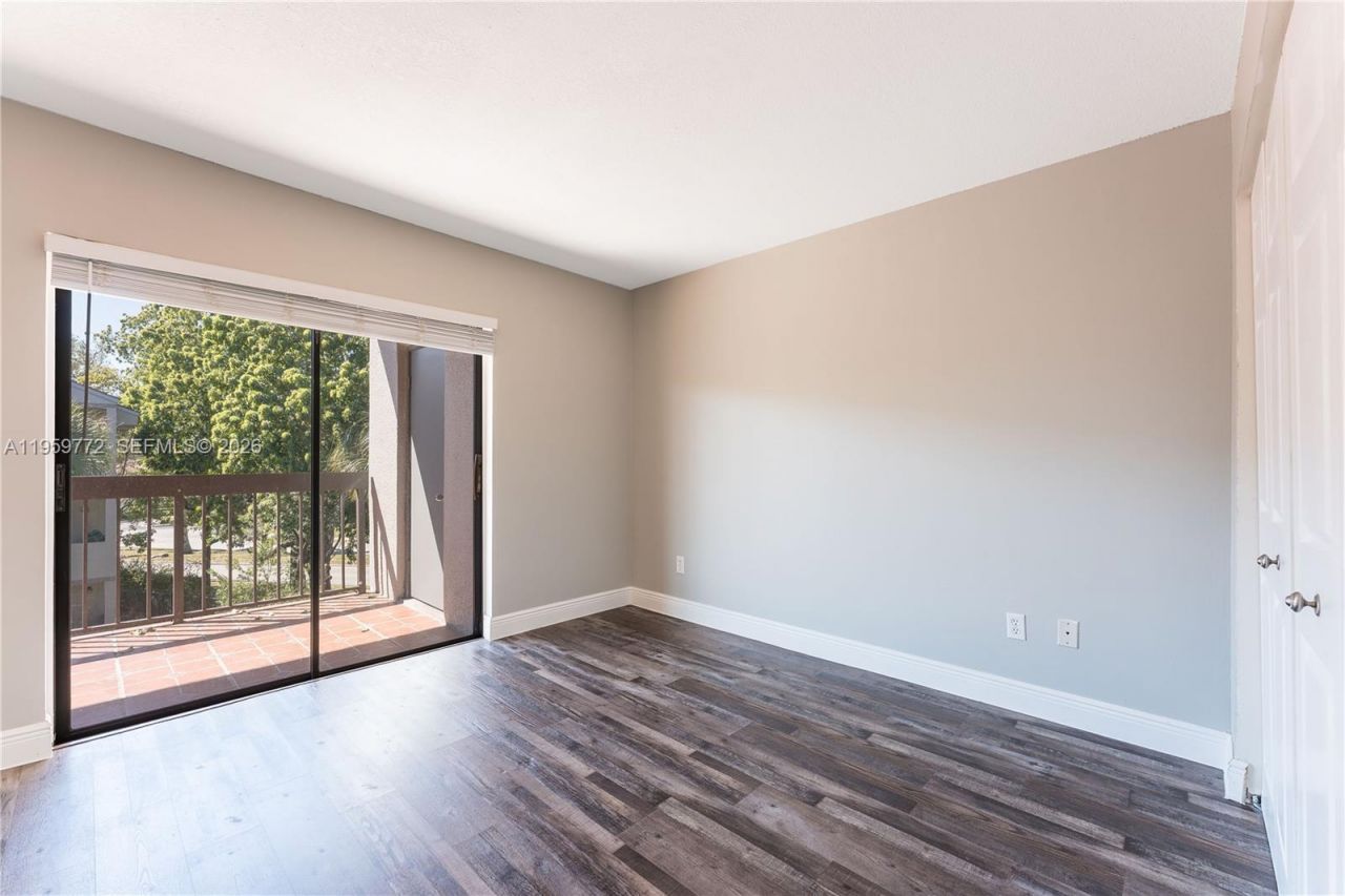 8810 SW 132nd Pl, Unit 404DN, Miami, FL 33186 Photo