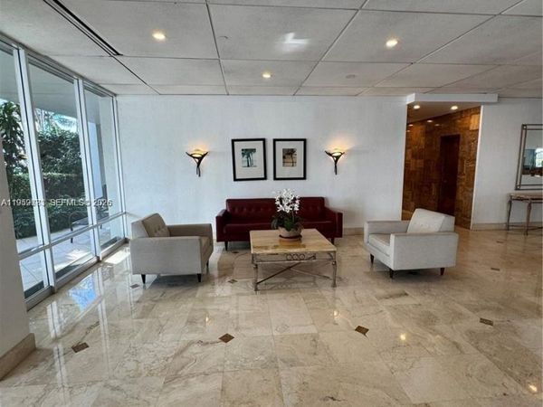 150 SE 25th Rd , Unit 8L, Miami, FL 33129