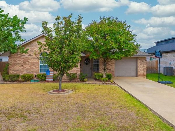 702 Aldridge Street, Commerce, TX 75428