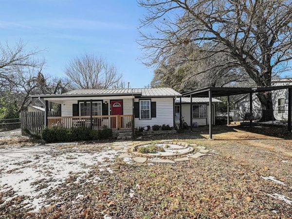 629 Alameda Road , Azle, TX 76020