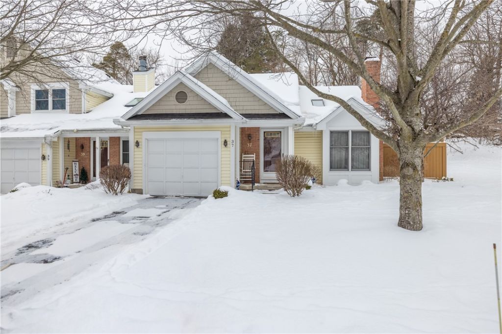 37 Overview Circle, Rochester, NY 14623 Main Photo