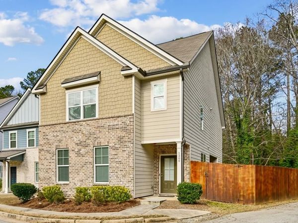 1300 Sweetbriar Circle, Atlanta, GA 30344