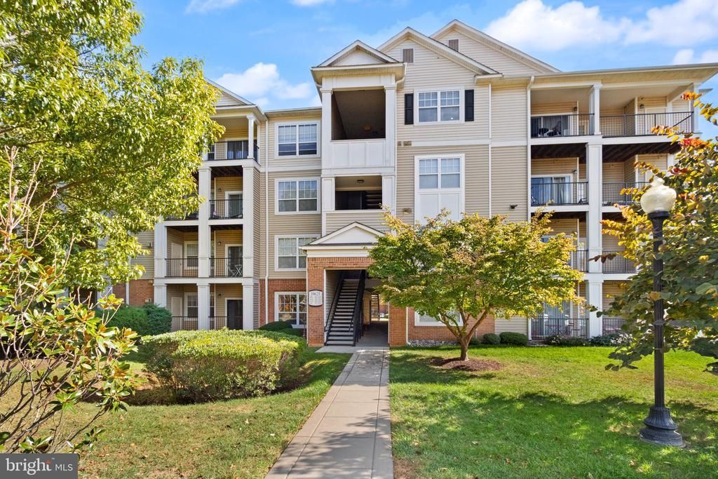 19625 Galway Bay Circle, Unit 103, Germantown, MD 20874 Main Photo
