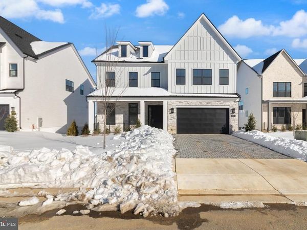 853 N MANCHESTER STREET, ARLINGTON, VA 22205