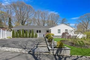 3 Aron Street, Smithtown, NY 11787 Main Photo