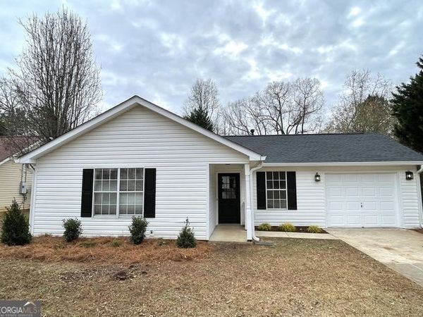 34 Canterbury Drive, Grantville, GA 30220