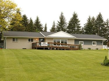 1025 Yorkshire Drive, Howell, MI 48843