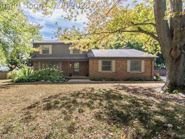 46701 N Territorial Road, Plymouth, MI 48170