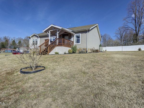 214 Mount Crest Drive, Johnson City, TN 37601