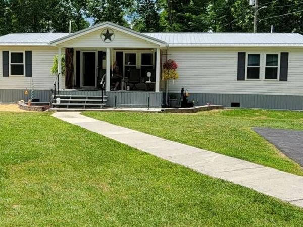 4887 The Lake Road, Clintwood, VA 24228