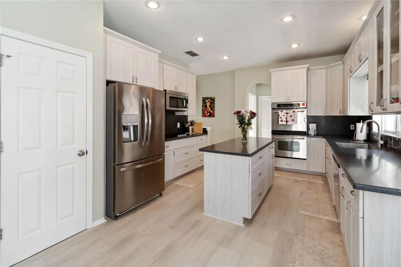 13600 Bluemoon Court, Orlando, FL 32828 Photo