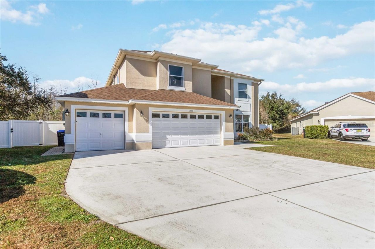 13600 Bluemoon Court, Orlando, FL 32828 Photo