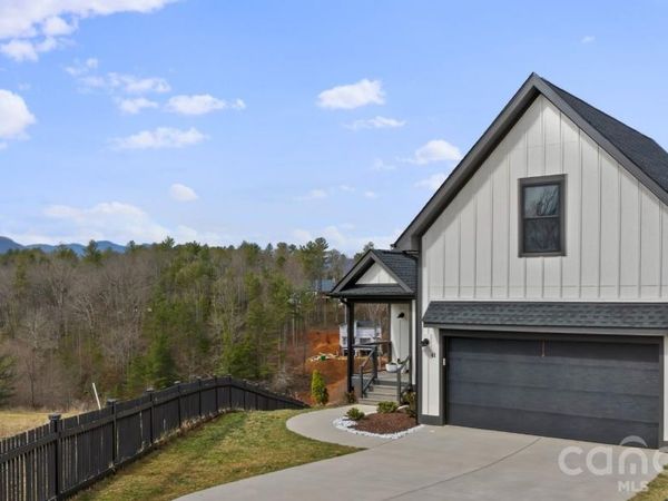 41 Alaskan Drive, Leicester, NC 28748