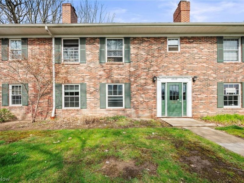 6930 Carriage Hill Drive, Unit 101, Brecksville, OH 44141 Photo 1