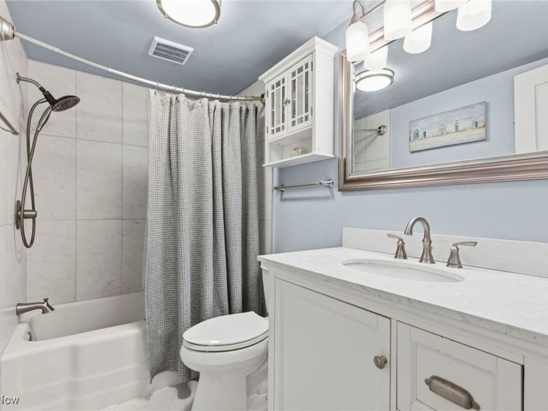 6930 Carriage Hill Drive, Unit 101, Brecksville, OH 44141 Photo 17