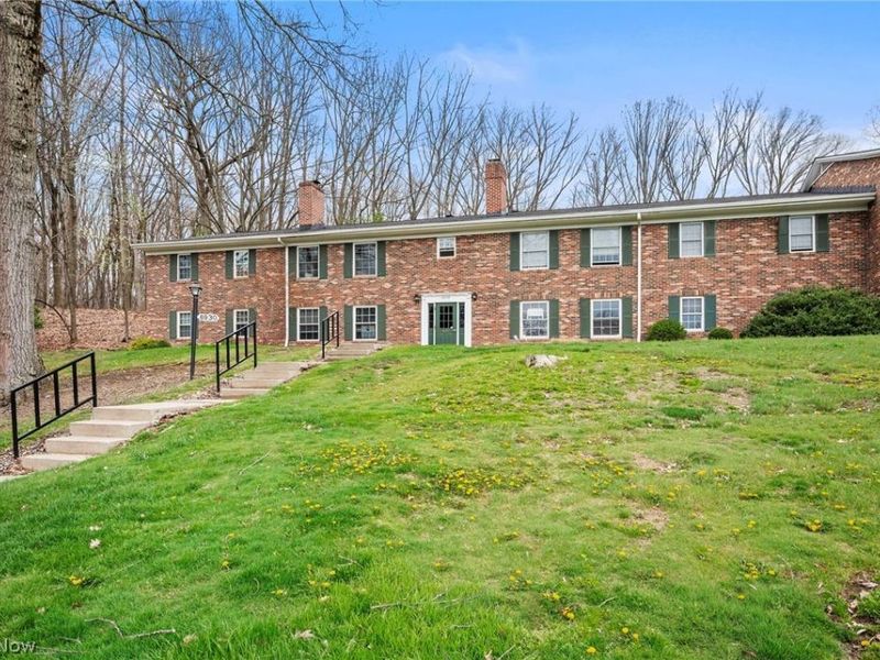 6930 Carriage Hill Drive, Unit 101, Brecksville, OH 44141 Photo 19