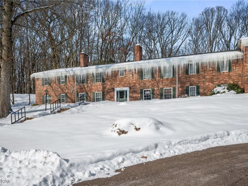 6930 Carriage Hill Drive, Unit 101, Brecksville, OH 44141 Photo 19