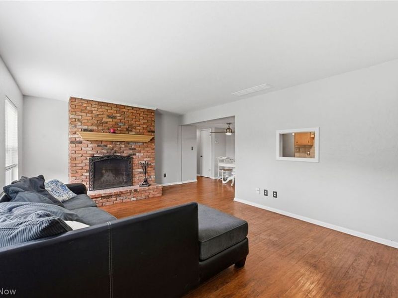 6930 Carriage Hill Drive, Unit 101, Brecksville, OH 44141 Photo 4