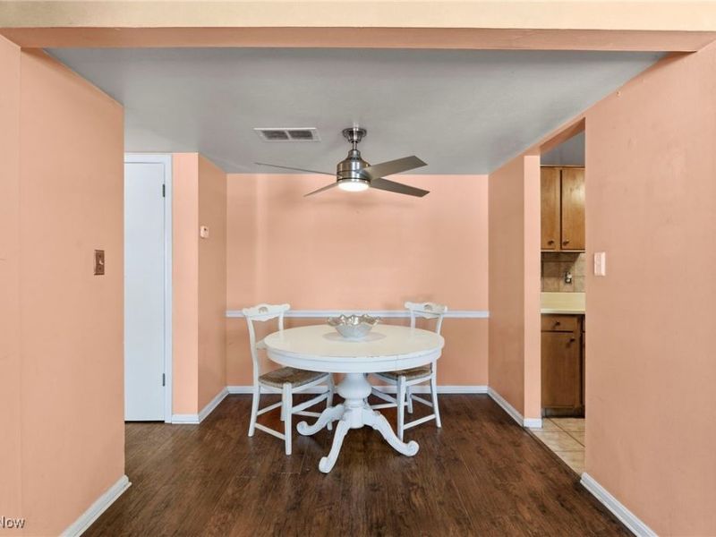 6930 Carriage Hill Drive, Unit 101, Brecksville, OH 44141 Photo 8