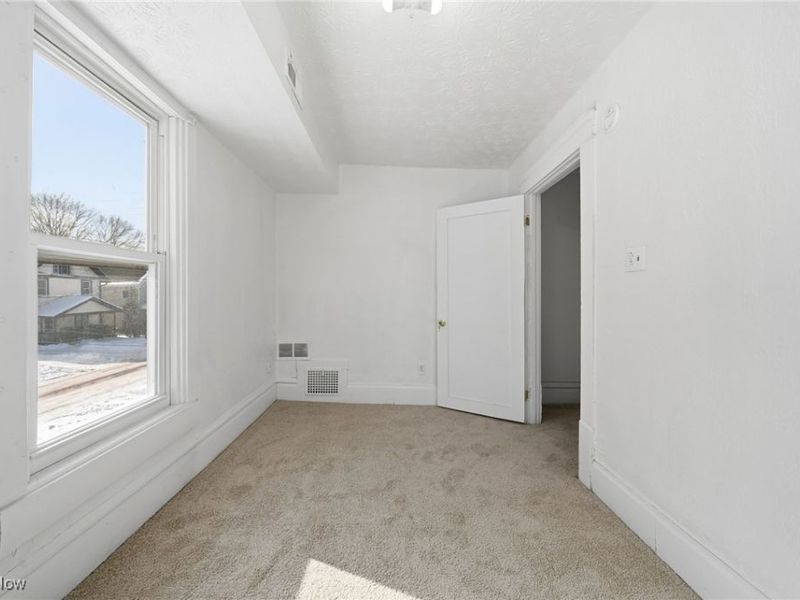 333 Lloyd Street, Akron, OH 44301 Photo 13