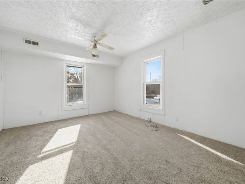 333 Lloyd Street, Akron, OH 44301 Photo 4