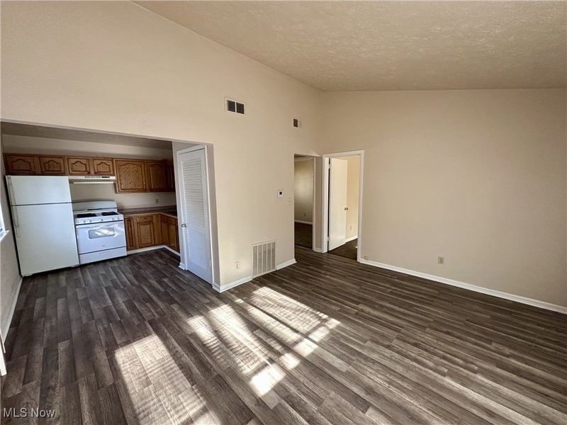 281 Grove Street, Unit 281, Akron, OH 44302 Photo 2