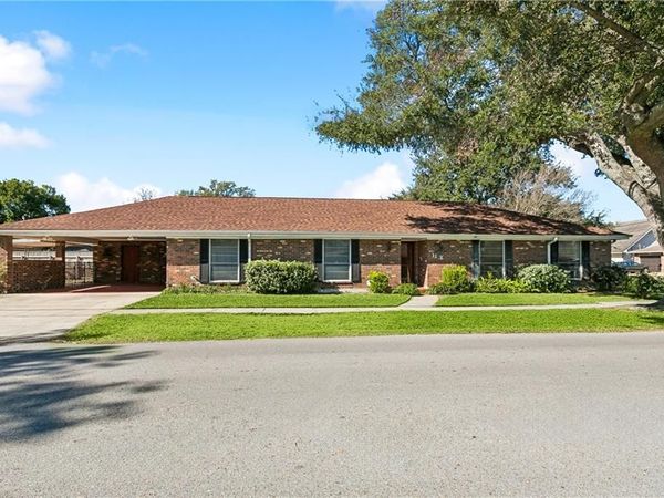 1112 N WOODLAWN Avenue, Metairie, LA 70001
