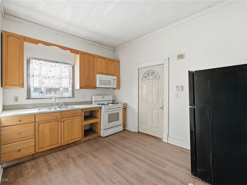 604 E Buchtel Avenue, Akron, OH 44304 Photo 15