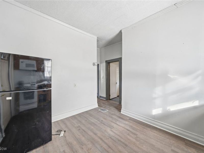 604 E Buchtel Avenue, Akron, OH 44304 Photo 17