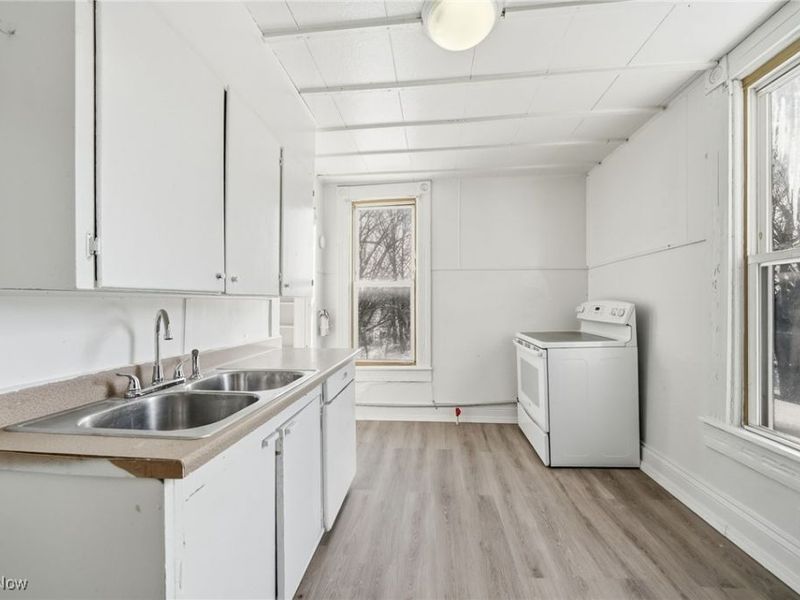 604 E Buchtel Avenue, Akron, OH 44304 Photo 29