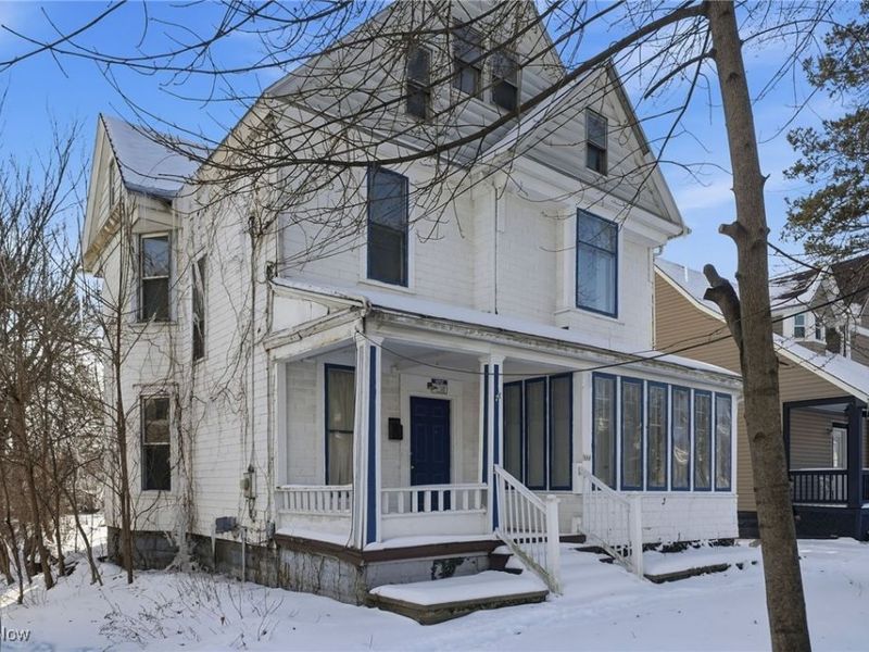 604 E Buchtel Avenue, Akron, OH 44304 Photo 3