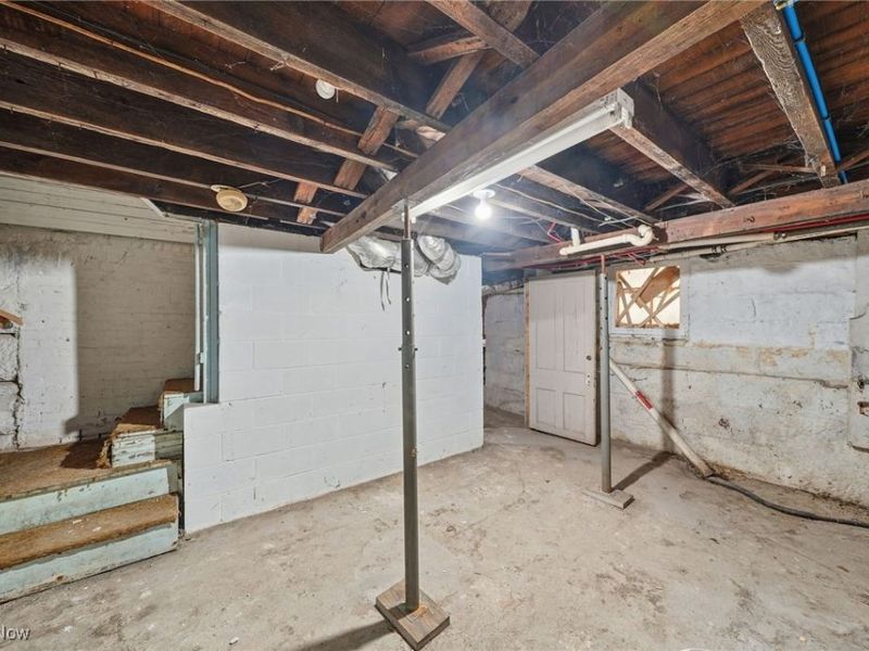 604 E Buchtel Avenue, Akron, OH 44304 Photo 37