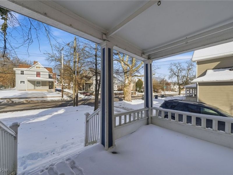 604 E Buchtel Avenue, Akron, OH 44304 Photo 4