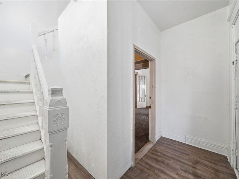 604 E Buchtel Avenue, Akron, OH 44304 Photo 6