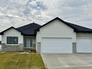2205 S 96 Street, Lincoln, NE 68520