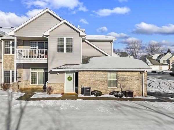 6955 S Rolling Meadows COURT, Oak Creek, WI 53154