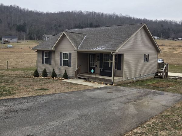 2060 Walker Cove Rd, Sparta, TN 38583