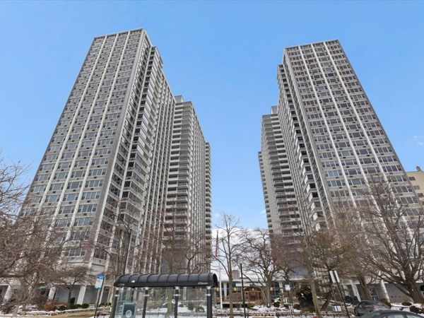 4250 N Marine Drive, Unit 906, Chicago, IL 60613