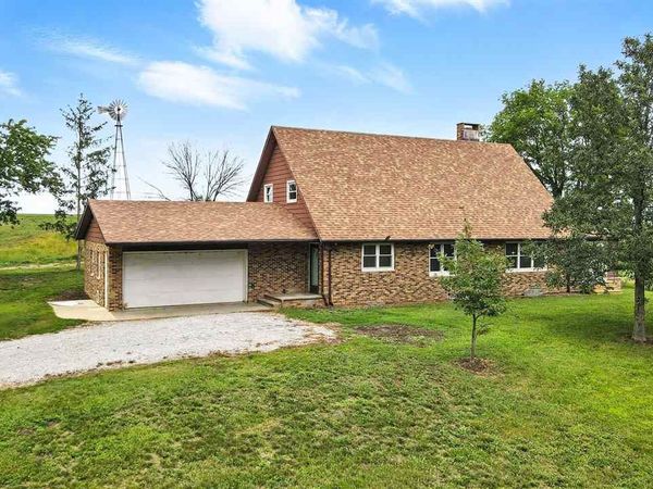 1470 520th St. SW, Kalona, IA 52247