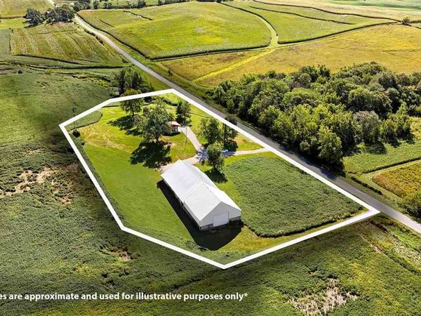 1470 520th St. SW, Kalona, IA 52247