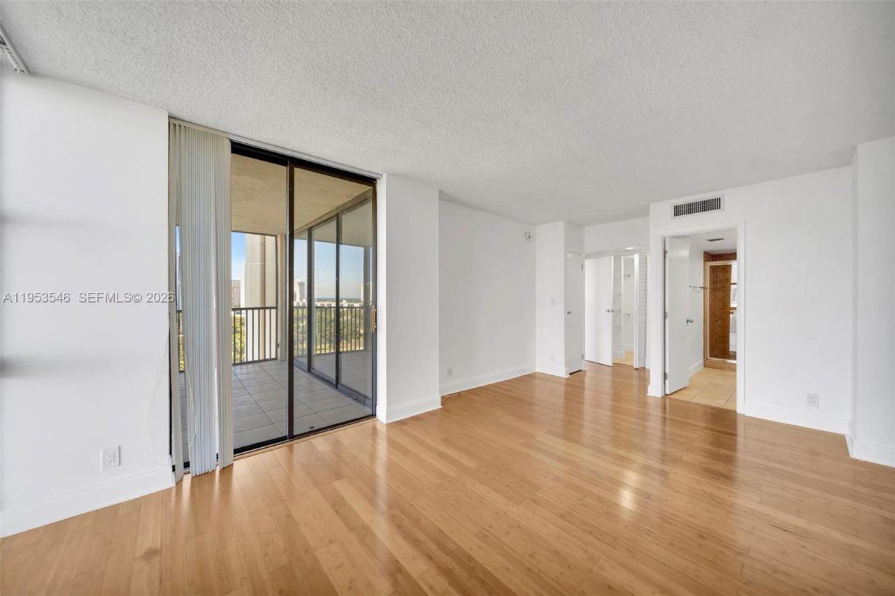 20379 W Country Club Dr, Unit 1232, Aventura, FL 33180 Photo